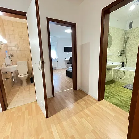 Lägenhet 6-bett-wohnung Delux Leonberg
